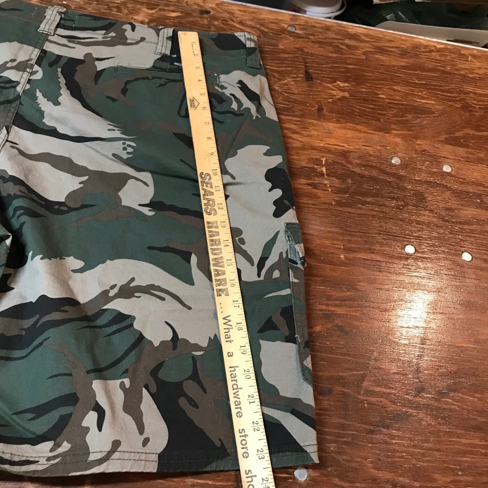 Wrangler Outdoor Mens Camo Cargo Shorts Green Brown Size 46 60ACW4M Stretch - Picture 8 of 12